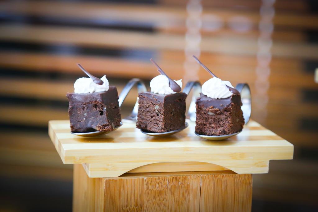 Mds Hotel Calama Esterno foto Chocolate cake