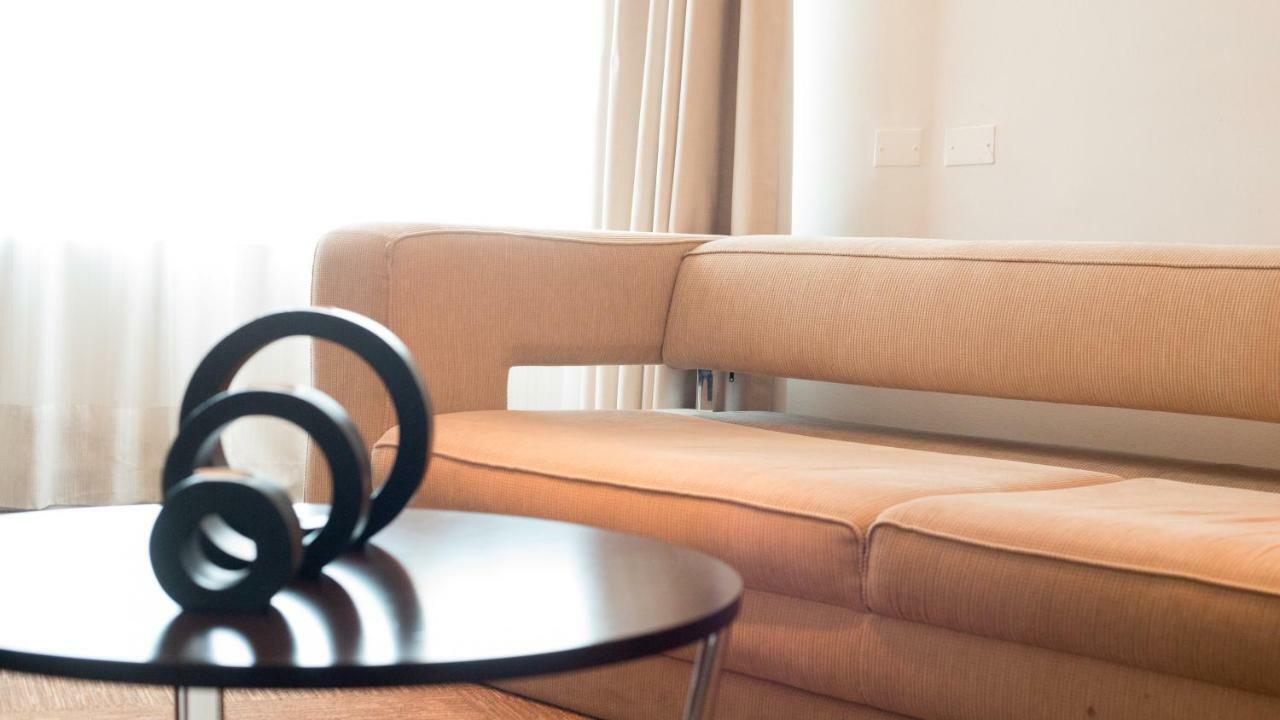 Mds Hotel Calama Esterno foto A sofa