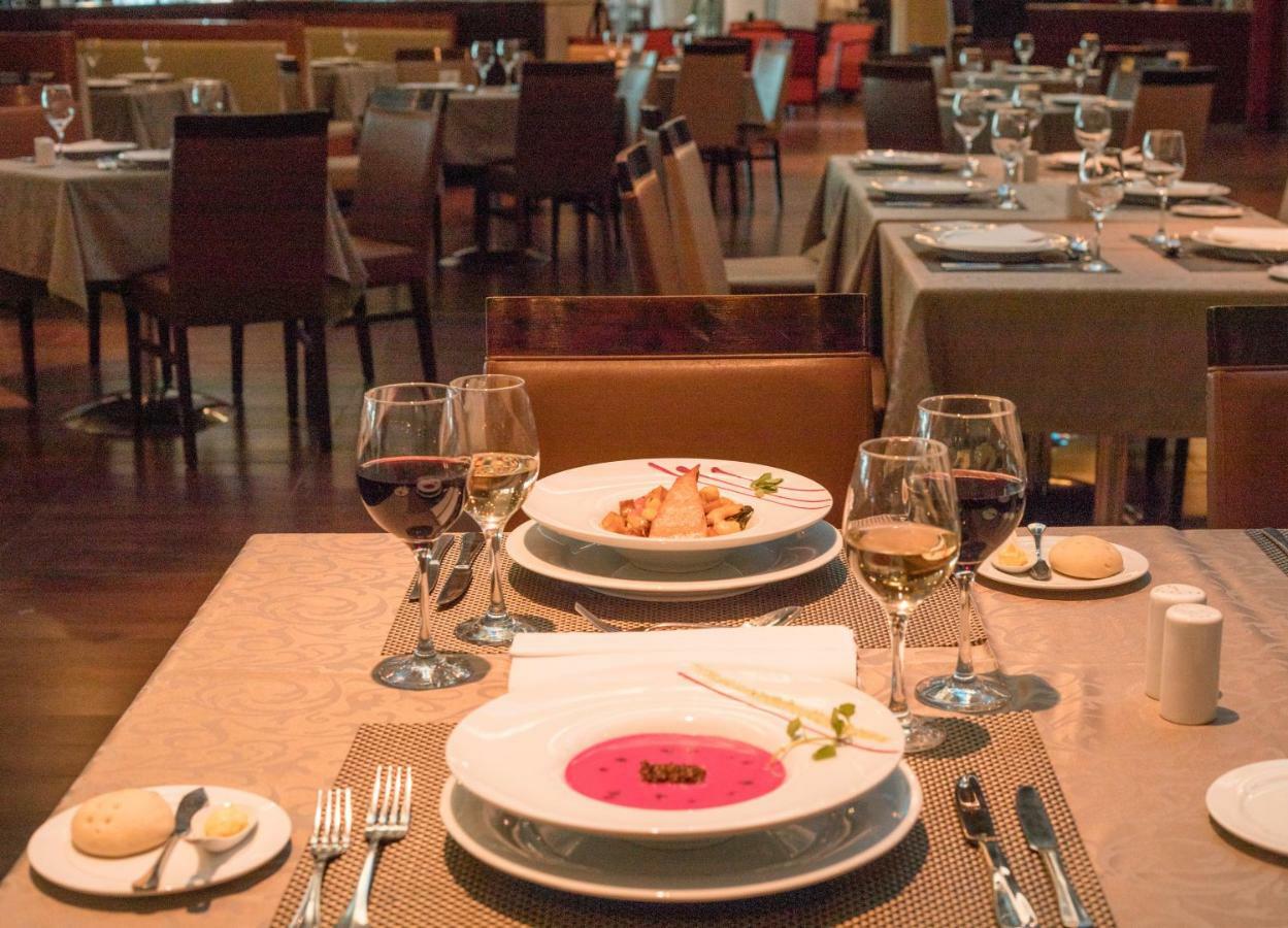 Mds Hotel Calama Esterno foto A table set for dinner