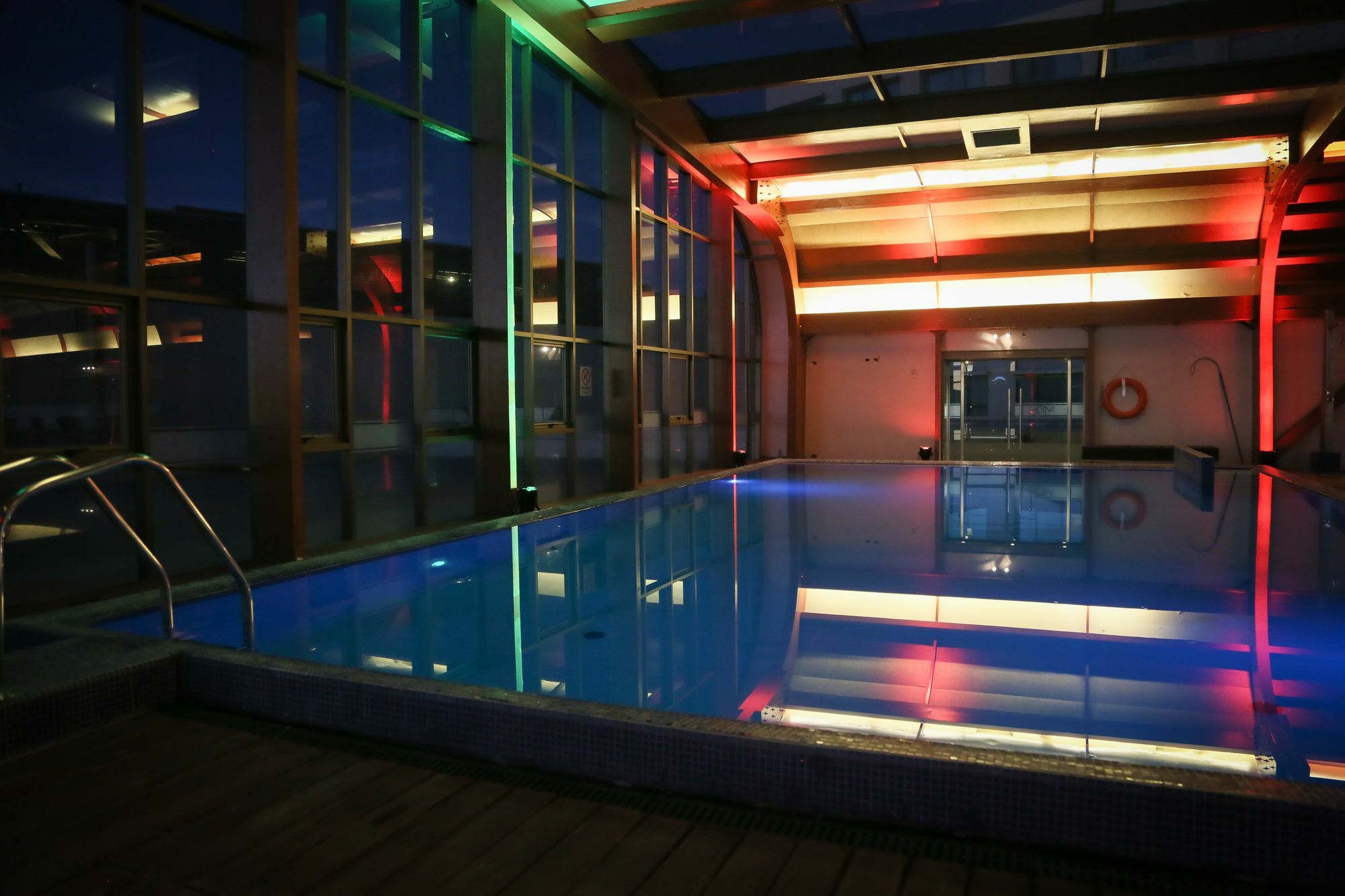 Mds Hotel Calama Esterno foto The pool at the 101 Skybar