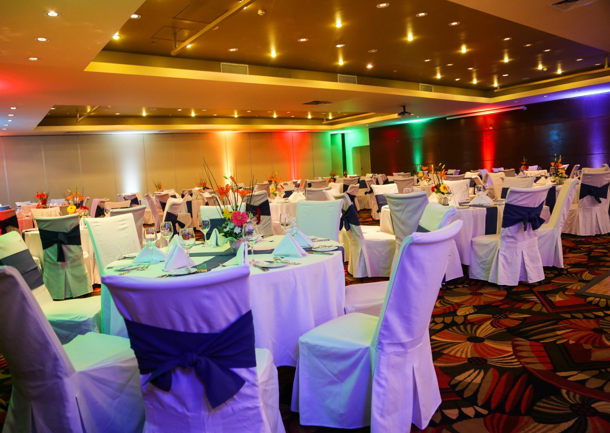 Mds Hotel Calama Esterno foto A wedding reception at the Grand Ballroom